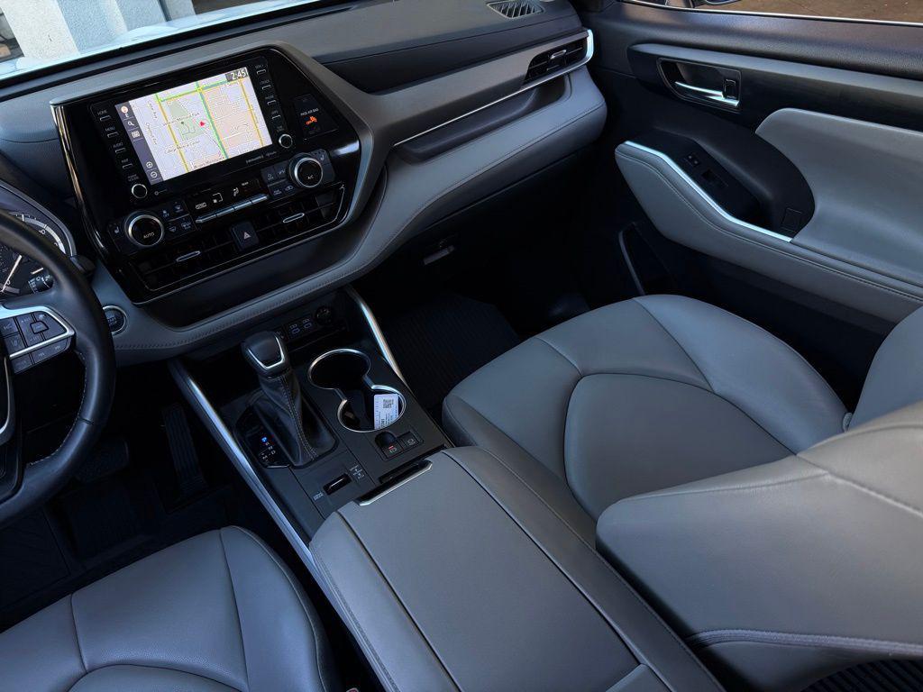 used 2022 Toyota Highlander car, priced at $36,498