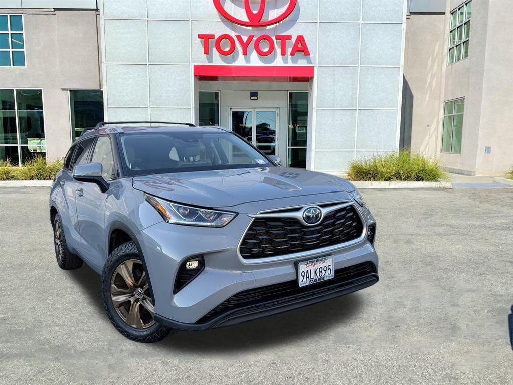 used 2022 Toyota Highlander Hybrid car, priced at $37,998