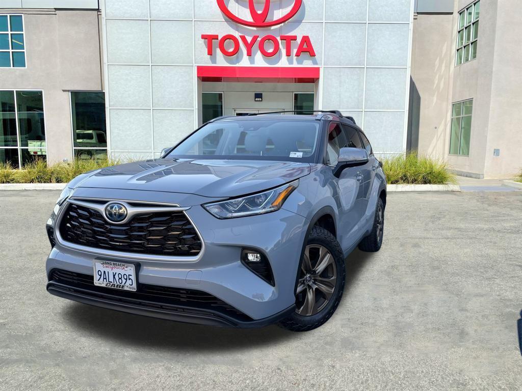 used 2022 Toyota Highlander Hybrid car, priced at $37,998