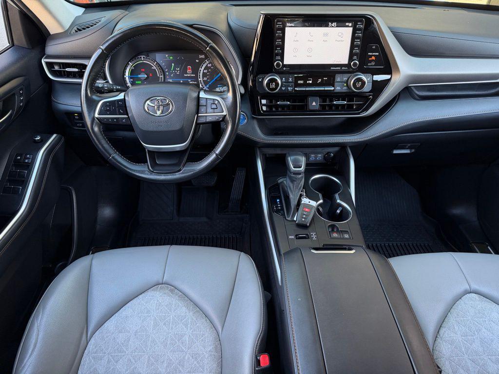 used 2022 Toyota Highlander Hybrid car, priced at $37,998