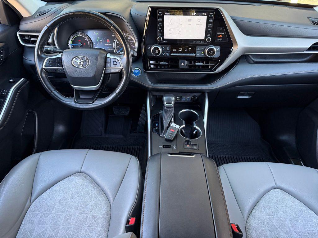 used 2022 Toyota Highlander Hybrid car, priced at $37,998