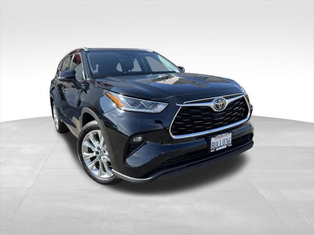 used 2021 Toyota Highlander car, priced at $36,598