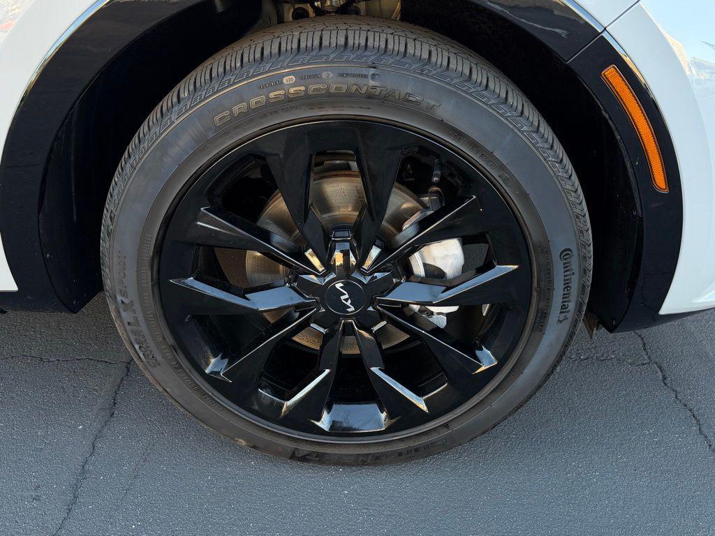 used 2023 Kia Sorento car, priced at $30,298