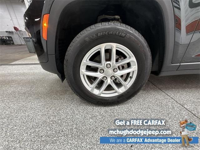 used 2025 Jeep Grand Cherokee car, priced at $38,994