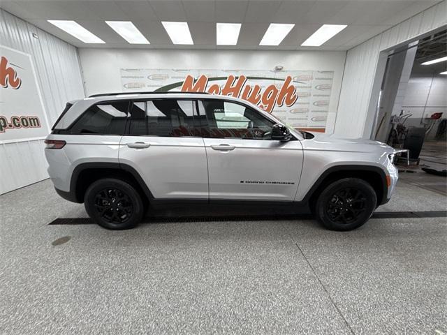 used 2024 Jeep Grand Cherokee car, priced at $30,976