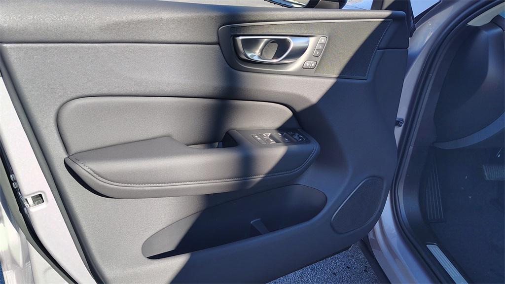 new 2026 Volvo XC60 car, priced at $55,171