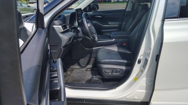 used 2022 Toyota Highlander car, priced at $35,900