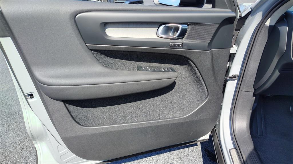 new 2026 Volvo XC40 car, priced at $43,507