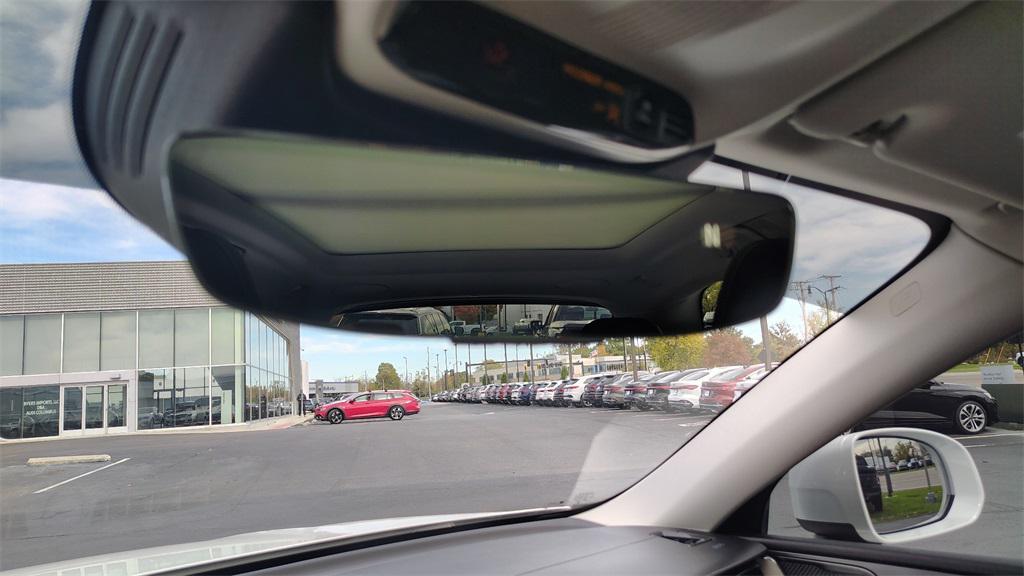 used 2021 Volvo XC60 car, priced at $25,900