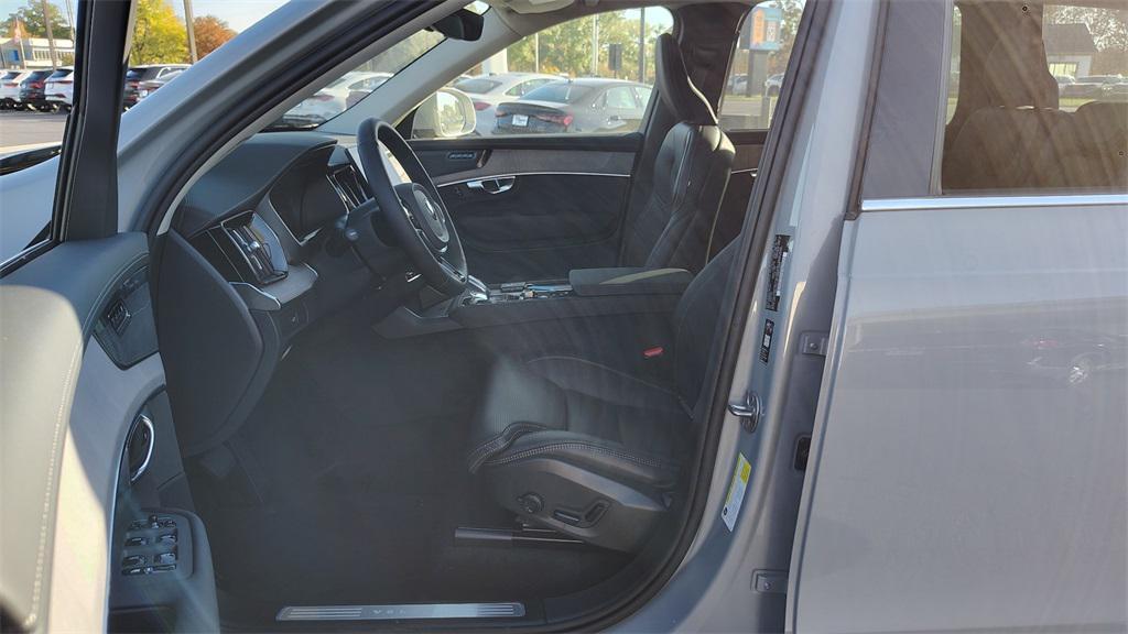 new 2026 Volvo XC90 car, priced at $75,155