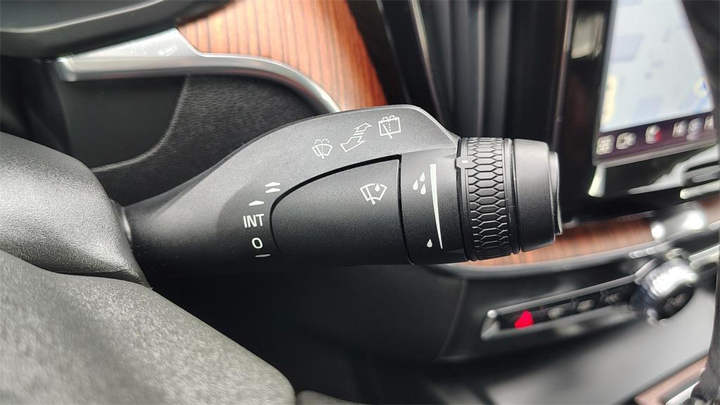 used 2023 Volvo XC60 car, priced at $31,500