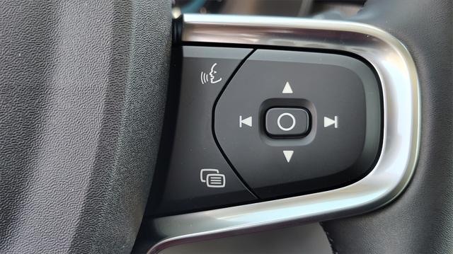 new 2025 Volvo XC40 car, priced at $51,145