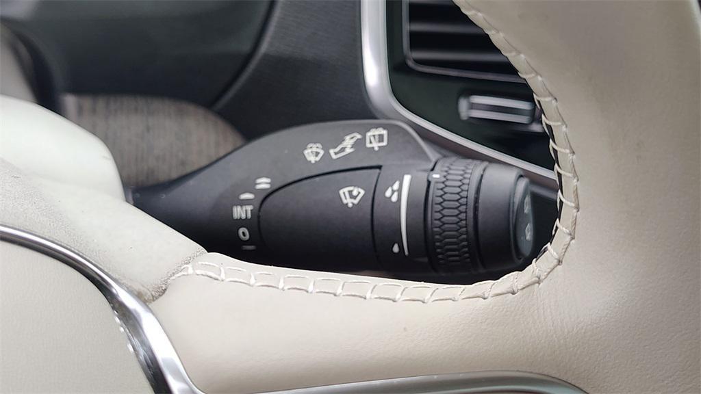 used 2024 Volvo XC90 car, priced at $39,900