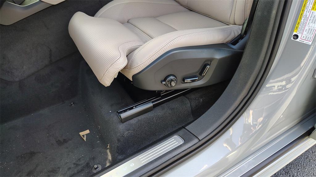 new 2026 Volvo XC90 car, priced at $71,971