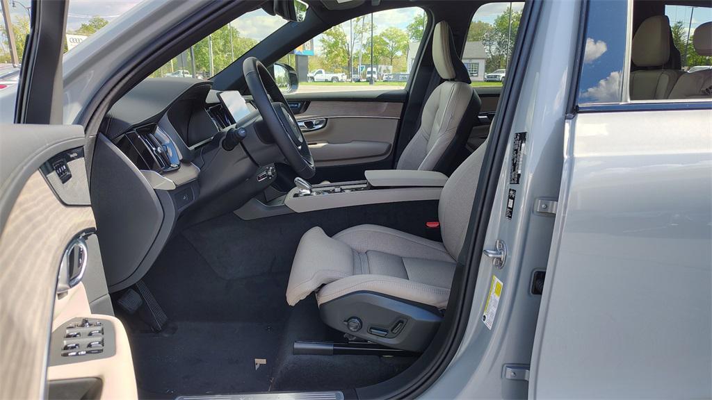 new 2026 Volvo XC90 car, priced at $71,971