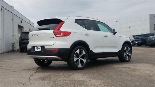 new 2025 Volvo XC40 car, priced at $44,395