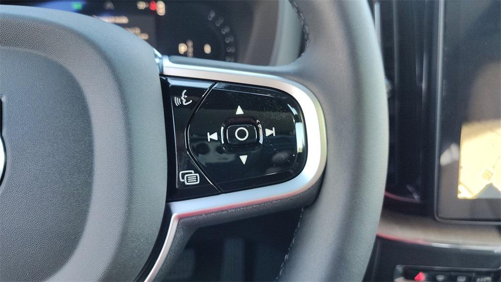 new 2026 Volvo XC60 car, priced at $55,171