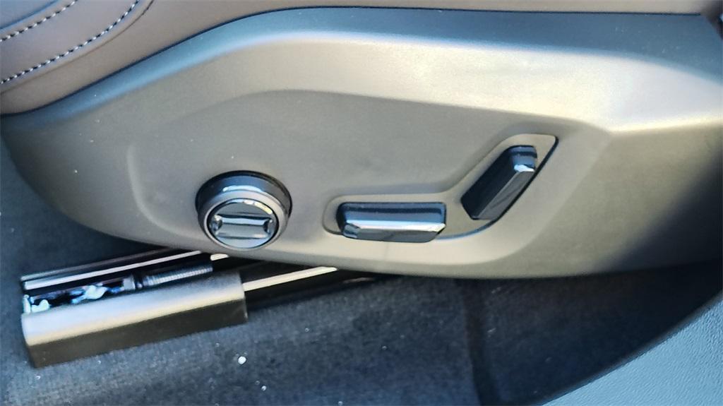 new 2026 Volvo XC60 car, priced at $58,810