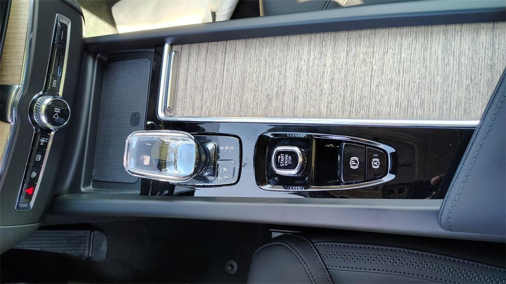 new 2026 Volvo XC60 car, priced at $55,171