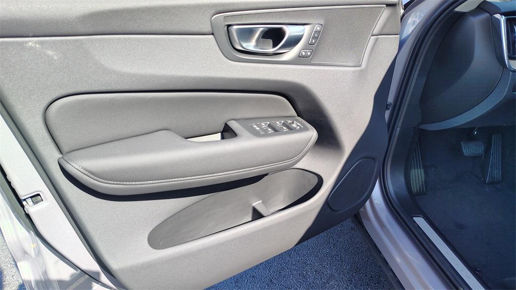 new 2026 Volvo XC60 car, priced at $55,171