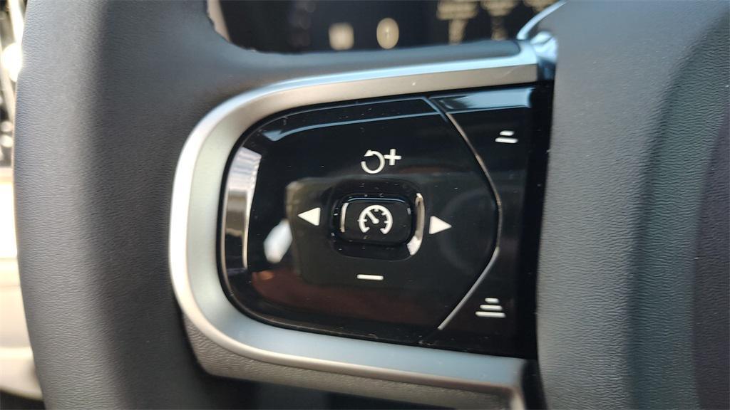 new 2026 Volvo XC60 car, priced at $57,145