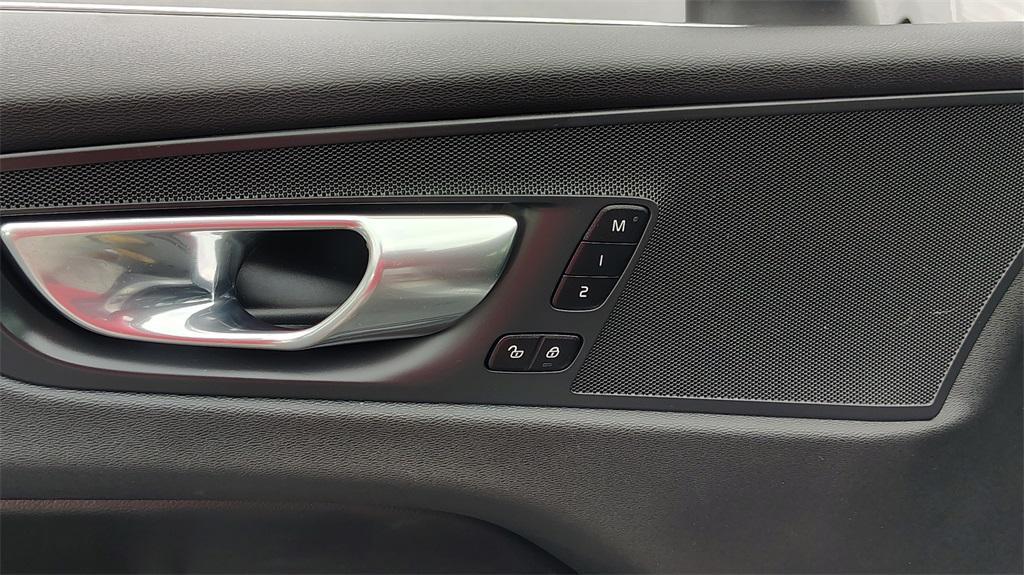 used 2023 Volvo XC60 car, priced at $33,500