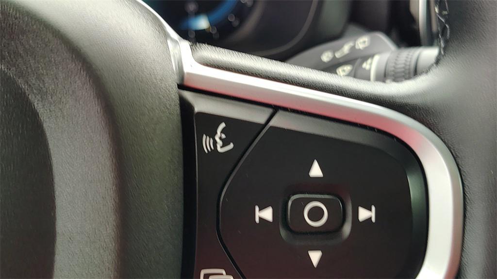 used 2023 Volvo XC60 car, priced at $33,500