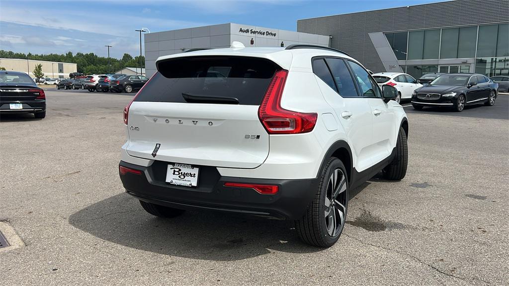 new 2025 Volvo XC40 car, priced at $46,820