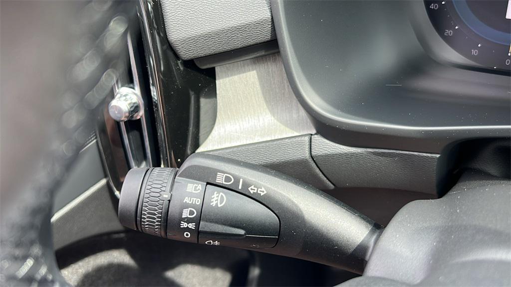 new 2025 Volvo XC40 car, priced at $46,820