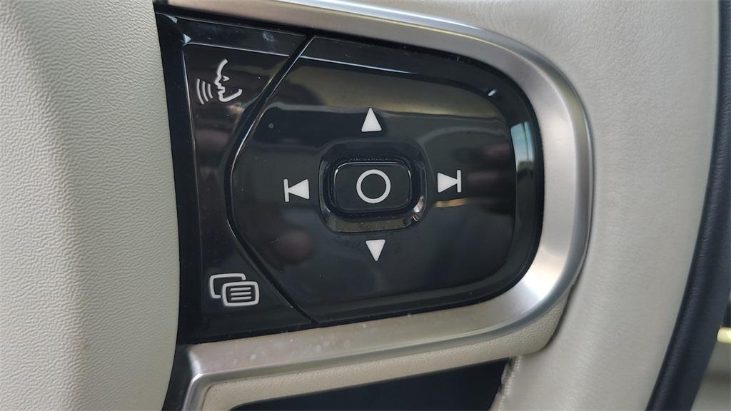 used 2023 Volvo XC60 car, priced at $33,900