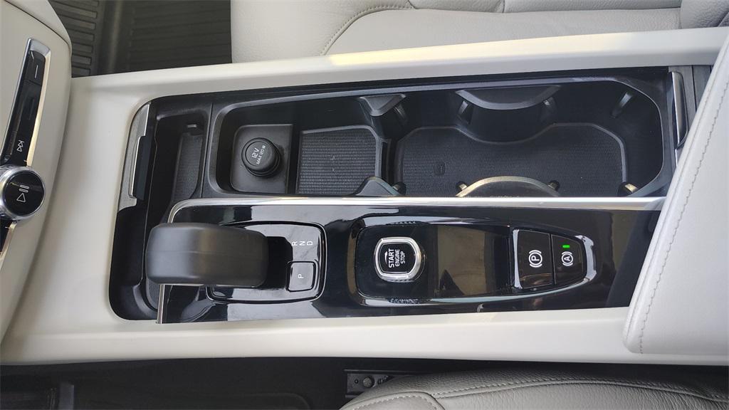 used 2023 Volvo XC60 car, priced at $33,900