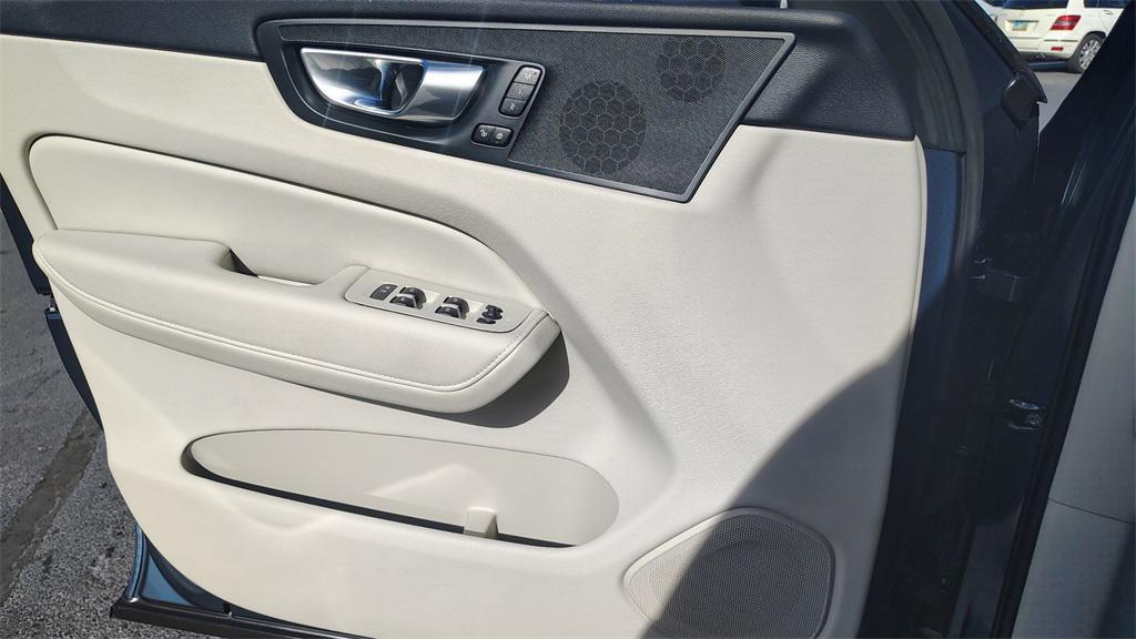 used 2023 Volvo XC60 car, priced at $33,900