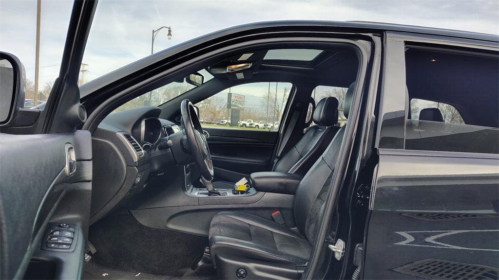 used 2019 Jeep Grand Cherokee car, priced at $17,900