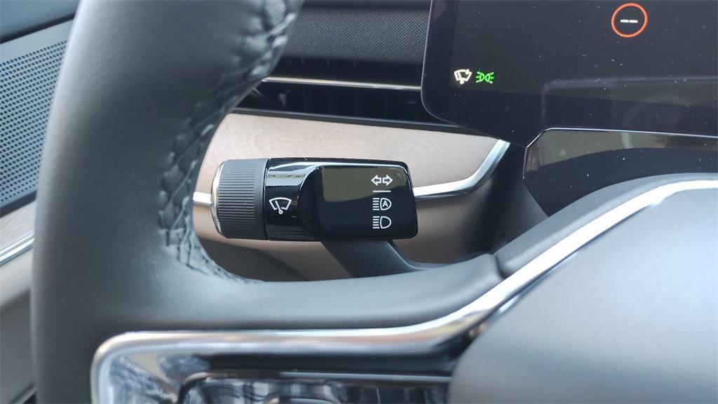 new 2025 Volvo EX90 car, priced at $84,590