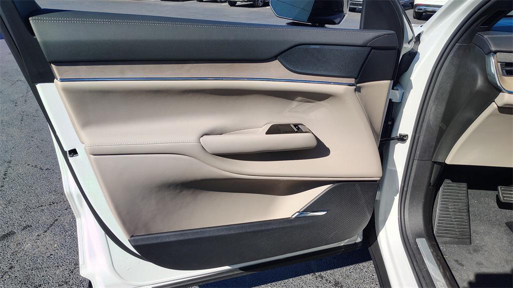 new 2025 Volvo EX90 car, priced at $84,590