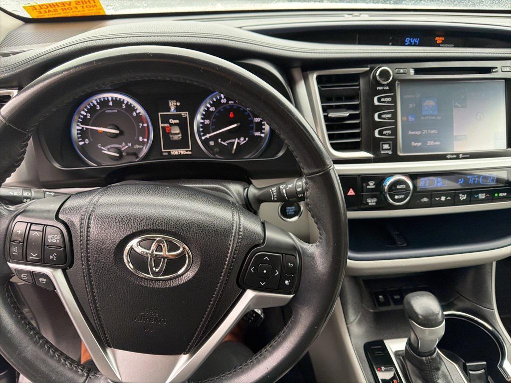 used 2015 Toyota Highlander car, priced at $18,900
