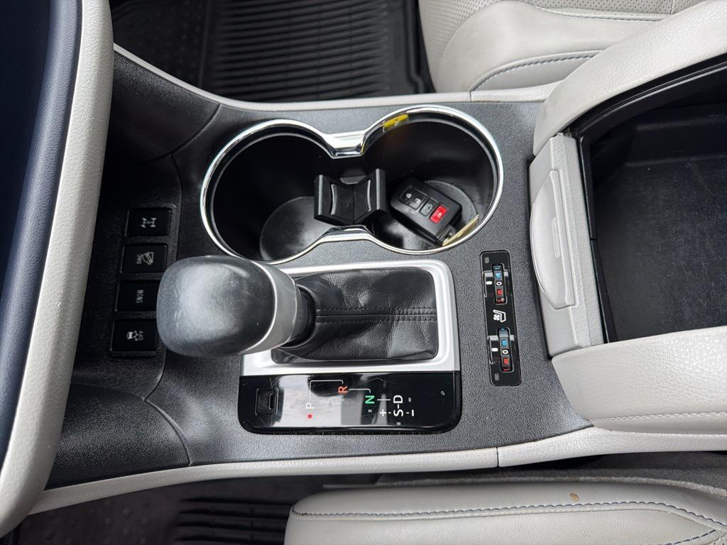 used 2015 Toyota Highlander car, priced at $18,900