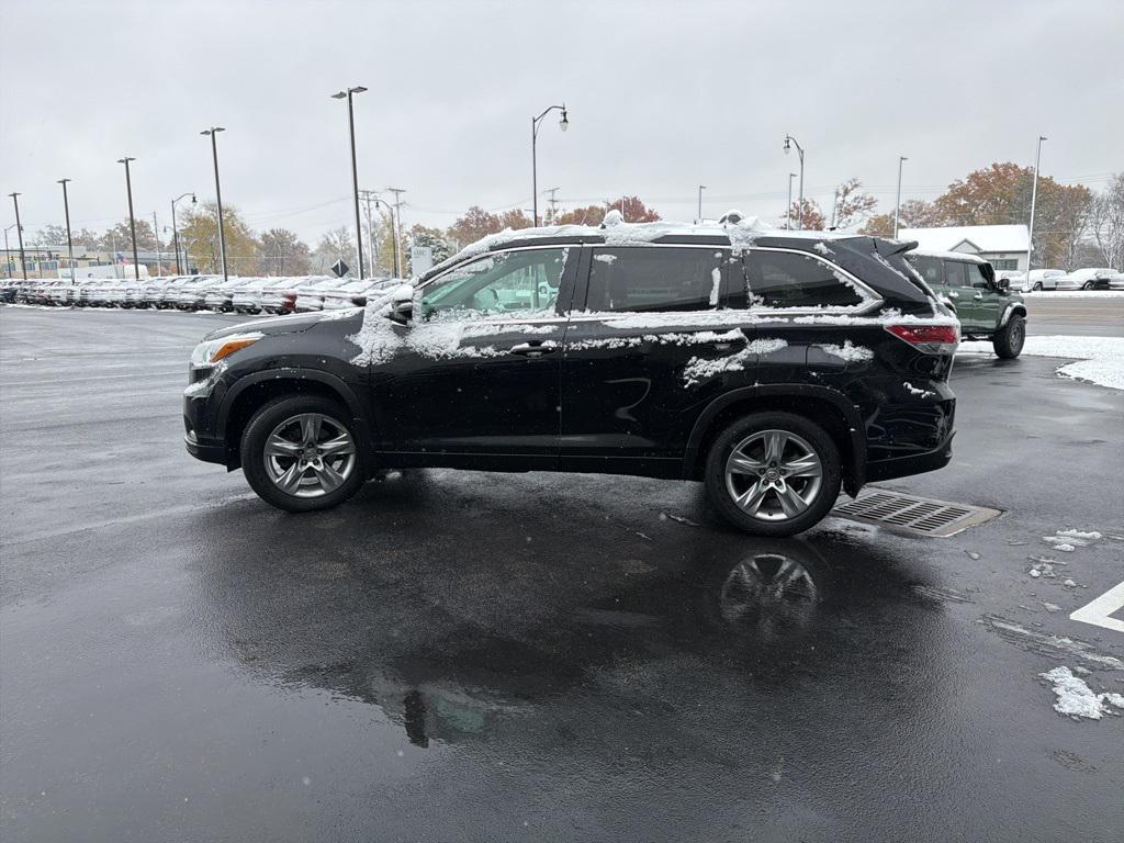 used 2015 Toyota Highlander car, priced at $18,900