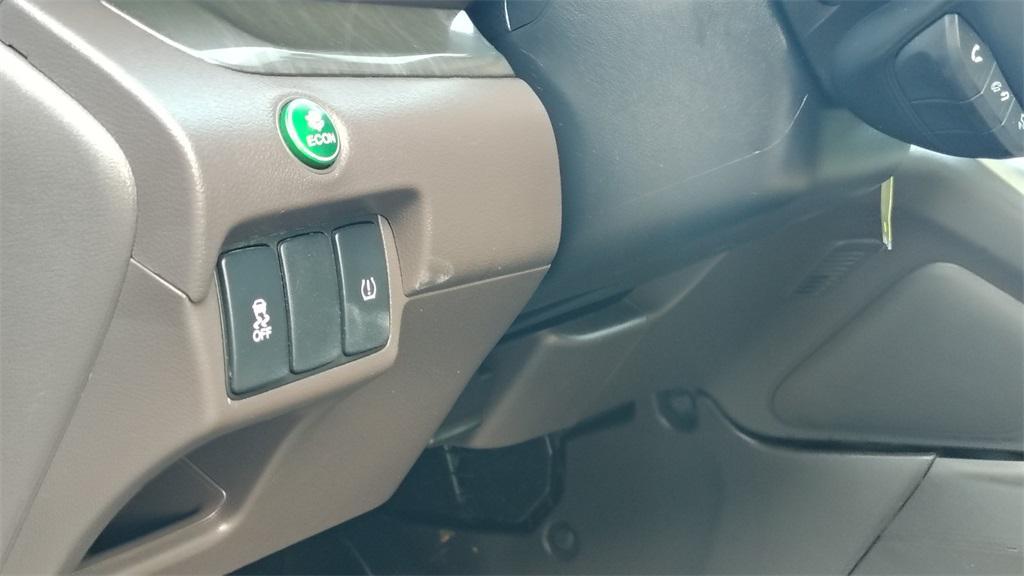 used 2014 Honda CR-V car, priced at $13,500