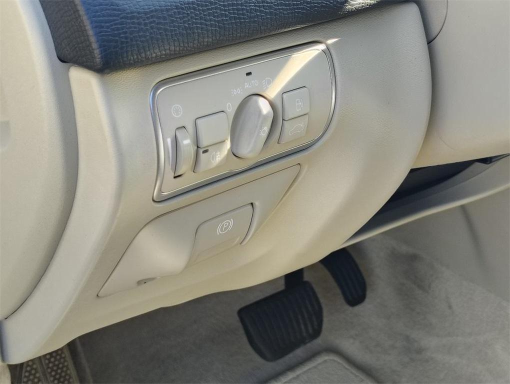 used 2016 Volvo XC60 car, priced at $11,900