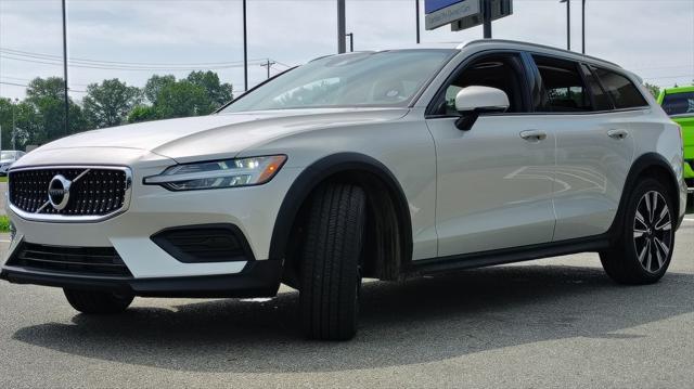 used 2020 Volvo V60 Cross Country car, priced at $29,900