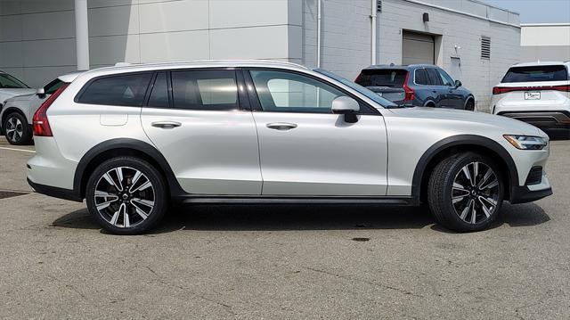 used 2020 Volvo V60 Cross Country car, priced at $29,900