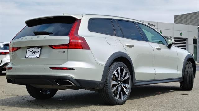 used 2020 Volvo V60 Cross Country car, priced at $29,900