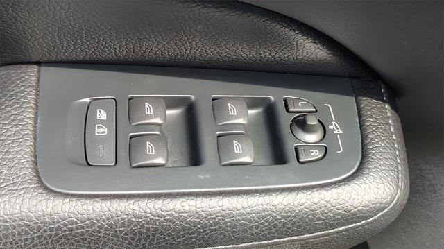 used 2020 Volvo V60 Cross Country car, priced at $29,900