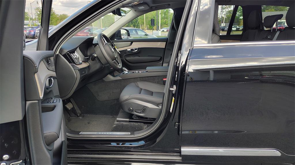 new 2026 Volvo XC90 car, priced at $71,825