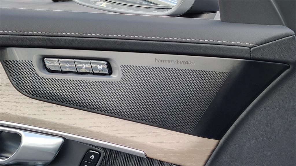 new 2026 Volvo XC90 car, priced at $70,895