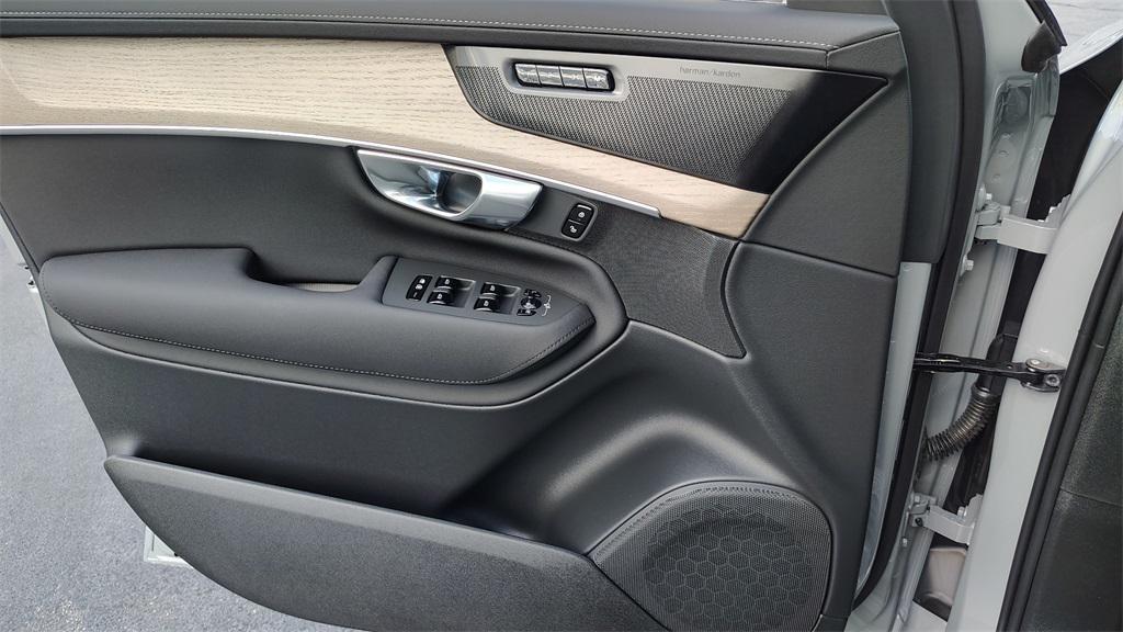 new 2026 Volvo XC90 car, priced at $70,895