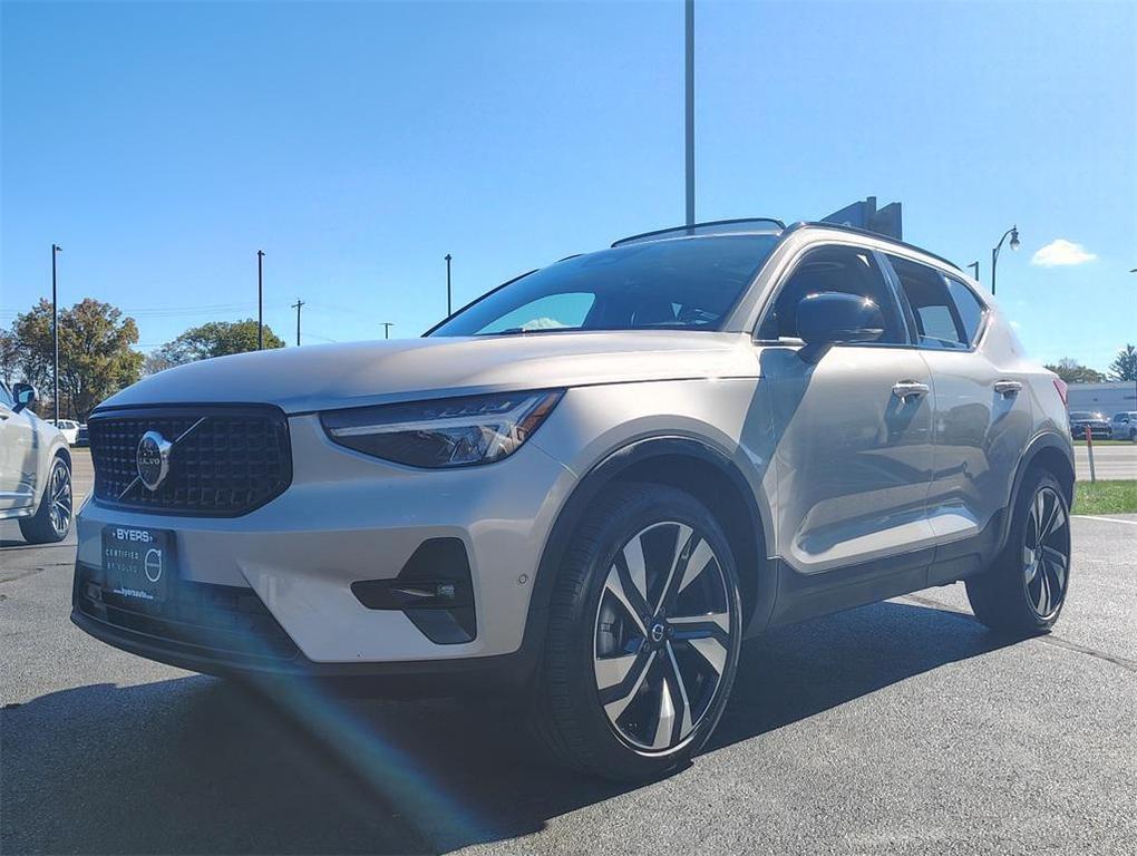 used 2025 Volvo XC40 car, priced at $32,900