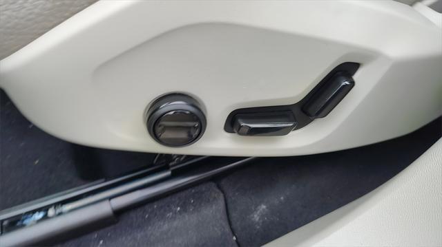 new 2025 Volvo XC60 car, priced at $55,360