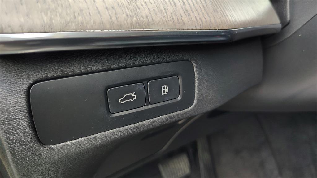 used 2024 Volvo XC90 Recharge Plug-In Hybrid car, priced at $58,900